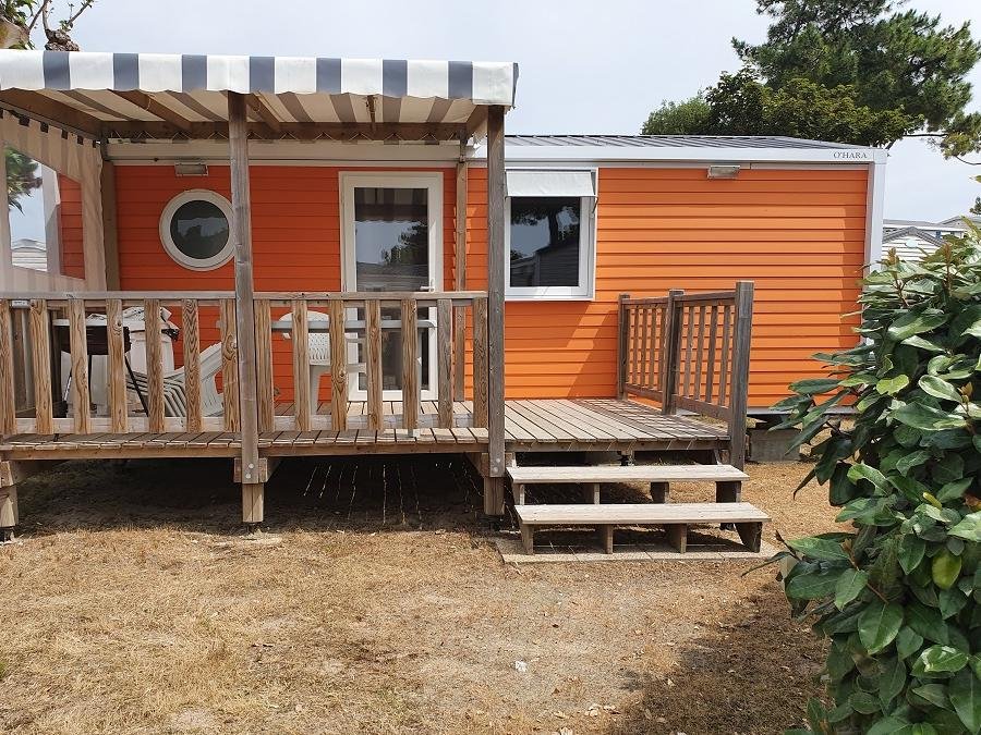 Camping Pas Cher vous présente avec son site Officiel campingpascher.fr, le Camping Tours Opérateurs Sur Acapulco classé 5 étoiles, situé sur la commune de Saint Jean De Monts dans le département Vendée (Pays De La Loire) en France. Le camping Tours Opérateurs Sur Acapulco, vous présente un hébergement de type mobil-home de 25 m² et télévision. Le camping Tours Opérateurs Sur Acapulco vous propose du sam. 04 juillet au sam. 11 juillet 2026, en promotion à -8% pour 7 nuits à 810 € au lieu de 885,0 € soit une Économie de 75 €. Cette location propose 19 dates différentes pour réserver votre séjour. Découvrez également les 16 autres gammes d'hébergements du camping. Les Avis clients pour le Camping Tours Opérateurs Sur Acapulco sont excellents avec une note moyenne de 8 sur 10. Parc aquatique, Piscine chauffée, Piscine extérieure, Animations familiales, Club ados, Club enfants, Aire de jeux enfants, Baby-foot, Centre équestre, Court de tennis, Cyclisme, Flipper, Golf, Ping-pong, Piscine, Pétanque, Randonnée, Terrain de basketball, Terrain de football, Terrain de volley-ball, Terrain multisports, Bar, Plats à emporter, Restaurant, Épicerie,... En savoir plus : cliquez-ICI.