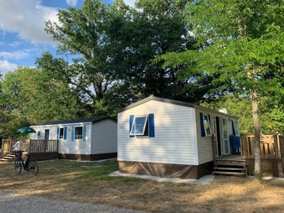 Cliquez pour découvrir toutes les photos de l'HÉBERGEMENT ! mobil-home - Des Bains photo 2
