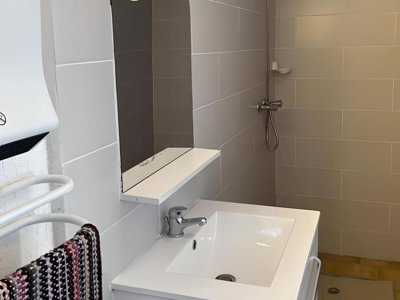 Cliquez pour découvrir toutes les photos de l'HÉBERGEMENT ! maison de campagne - Des Bains photo 10