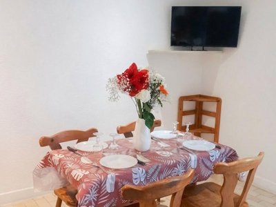 Cliquez pour découvrir toutes les photos de l'HÉBERGEMENT ! maison de campagne - Des Bains photo 16