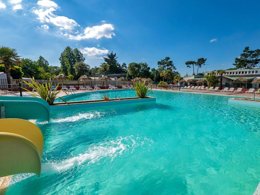 Camping Pas Cher vous présente avec son site Officiel campingpascher.fr, le Établissement Le California, situé sur la commune de Saint Jean De Monts dans le département Vendée (Pays De La Loire) en France. L'établissement Le California vous propose un hébergement de type mobil-home de 31 m². L'établissement vous propose 21 autres types d'hébergements. Découvrez tous nos séjours à petits prix dans la commune et aux alentours de Saint Jean De Monts du département : Vendée (Pays De La Loire).... En savoir plus : cliquez-ICI.