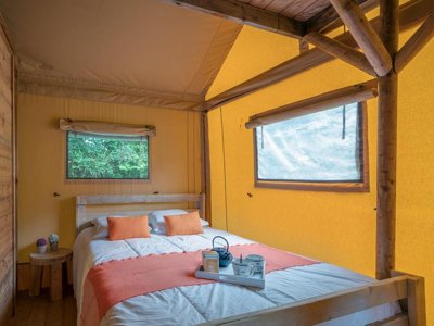 Cliquez pour découvrir toutes les photos de l'HÉBERGEMENT ! tente en toile et bois - Village De La Guyonniere photo 3
