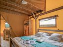 Cliquez pour découvrir toutes les photos de l'HÉBERGEMENT ! tente en toile et bois - camping Village De La Guyonniere photo 2
