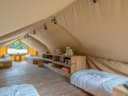 Cliquez pour découvrir toutes les photos de l'HÉBERGEMENT ! tente en toile et bois - camping Village De La Guyonniere photo 4