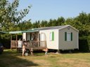 Camping Pas Cher vous présente avec son site Officiel campingpascher.fr, le Camping Village La Guyonniere classé 5 étoiles, situé sur la commune de Saint Julien Des Landes dans le département Vendée (Pays De La Loire) en France. Le camping Village La Guyonniere, vous présente un hébergement de type mobil-home de 27 m² pour 4 personnes. Le camping Village La Guyonniere vous propose du sam. 16 mai au sam. 23 mai 2026 pour 7 nuits à 364€. Cette location propose 56 dates différentes pour réserver votre séjour. Découvrez également les 22 autres gammes d'hébergements du camping. Les Avis clients pour le Camping Village La Guyonniere sont excellents avec une note moyenne de 8 sur 10. Lac, Parc aquatique, Piscine couverte, Piscine extérieure, Animation enfants, Animations familiales, Club enfants, Aire de jeux enfants, Court de tennis, Flipper, Piscine, Pétanque, Structure gonflable enfants, Terrain de basketball, Terrain de football, Terrain de volley-ball, Terrain multisports, Bar, Dépôt de pain, Restaurant, Snack/Bar, Épicerie,... En savoir plus : cliquez-ICI.