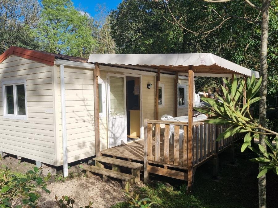 Camping Pas Cher vous présente avec son site Officiel campingpascher.fr, le Camping L'Orée Des Cévennes classé 2 étoiles, situé sur la commune de Saint Jean De Valeriscle dans le département Gard (Languedoc Roussillon) en France. Le camping L'Orée Des Cévennes, vous présente un hébergement de type mobil-home de 30 m² pour 2 personnes avec climatisation et télévision. Le camping L'Orée Des Cévennes vous propose du vendredi 05 juin au vendredi 12 juin 2026 avec un DÉPART DEMAIN pour 7 nuits à 360€. Cette location propose 36 dates différentes pour réserver votre séjour. Découvrez également les 7 autres gammes d'hébergements du camping. Les Avis clients pour le Camping L'Orée Des Cévennes sont excellents avec une note moyenne de 8 sur 10. Piscine extérieure, Aire de jeux enfants, Canoë-kayak, Centre équestre, Cyclisme, Ping-pong, Pétanque, Randonnée, Snack/Bar,... En savoir plus : cliquez-ICI.
