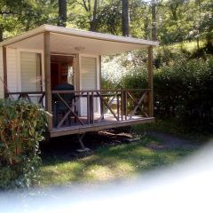 Camping Pas Cher vous présente avec son site Officiel campingpascher.fr, le Camping L'Orée Des Cévennes classé 2 étoiles, situé sur la commune de Saint Jean De Valeriscle dans le département Gard (Languedoc Roussillon) en France. Le camping L'Orée Des Cévennes, vous présente un hébergement de type mobil-home de 19 m² pour 2 personnes. Le camping L'Orée Des Cévennes vous propose du mercredi 01 avril au mercredi 08 avril 2026 pour 7 nuits à 268.8€. Cette location propose 126 dates différentes pour réserver votre séjour. Découvrez également les 7 autres gammes d'hébergements du camping. Les Avis clients pour le Camping L'Orée Des Cévennes sont excellents avec une note moyenne de 8 sur 10. Piscine extérieure, Aire de jeux enfants, Canoë-kayak, Centre équestre, Cyclisme, Ping-pong, Pétanque, Randonnée, Snack/Bar,... En savoir plus : cliquez-ICI.