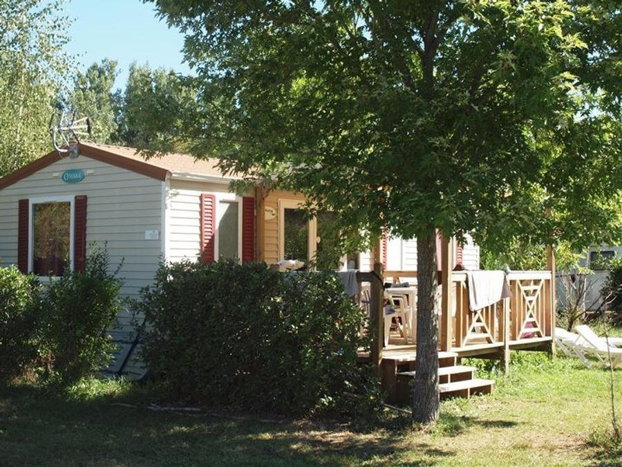 Camping Pas Cher vous présente avec son site Officiel campingpascher.fr, le Camping La Dourbie classé 4 étoiles, situé sur la commune de Saint Jean Du Bruel dans le département Aveyron (Midi Pyrénées) en France. Le camping La Dourbie vous propose un hébergement de type mobil-home de 33 m² (télévision). L'établissement vous propose 9 autres types d'hébergements. Découvrez tous nos séjours à petits prix dans la commune et aux alentours de Saint Jean Du Bruel du département : Aveyron (Midi Pyrénées). Les Avis clients pour le Camping La Dourbie sont excellents avec une note moyenne de 8 sur 10. Piscine chauffée, Piscine extérieure, Animation enfants, Animations familiales, Aire de jeux enfants, Canoë-kayak, Centre équestre, Cyclisme, Ping-pong, Pétanque, Randonnée, Structure gonflable enfants, Trampoline, Bar, Dépôt de pain, Pizzeria, Plats à emporter, Snack/Bar, Épicerie,... En savoir plus : cliquez-ICI.