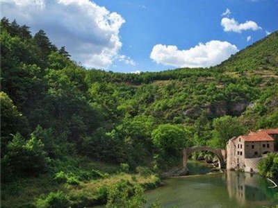 Cliquez pour découvrir toutes les photos de l'ÉTABLISSEMENT ! camping La Dourbie photo 22