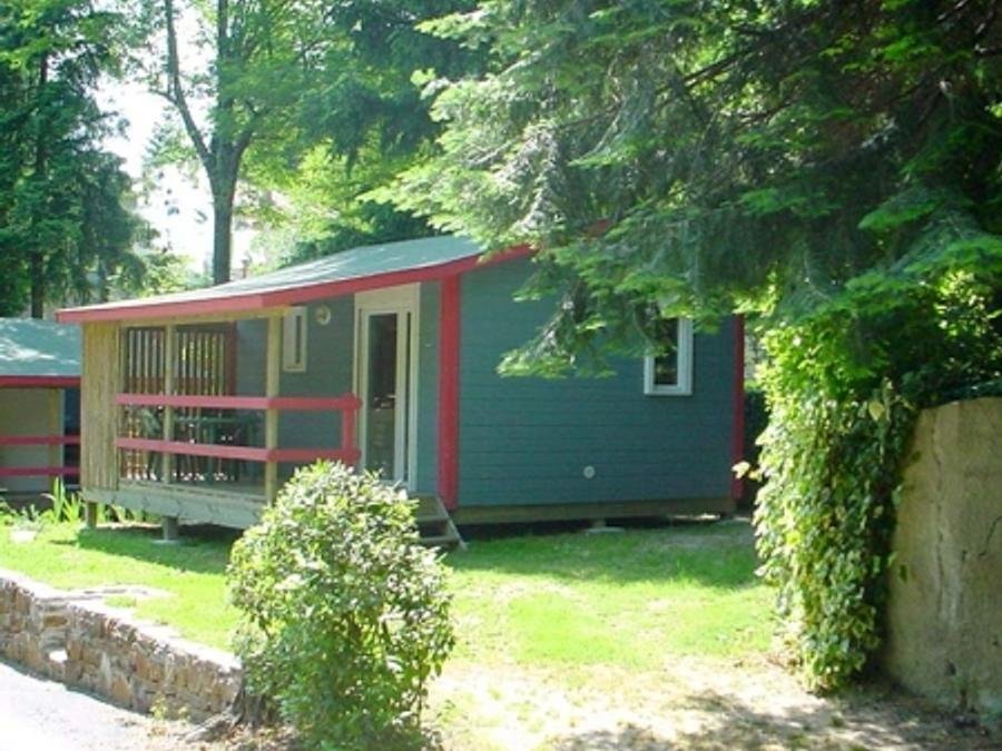 Camping Pas Cher vous présente avec son site Officiel campingpascher.fr, le Camping Les Sources classé 3 étoiles, situé sur la commune de Saint Jean Du Gard dans le département Gard (Languedoc Roussillon) en France. Le camping Les Sources, vous présente un hébergement de type chalet de 30 m² pour 2 personnes avec climatisation. Le camping Les Sources vous propose du vendredi 05 juin au vendredi 12 juin 2026 avec un DÉPART DEMAIN pour 7 nuits à 644€. Cette location propose 46 dates différentes pour réserver votre séjour. Découvrez également les 8 autres gammes d'hébergements du camping. Les Avis clients pour le Camping Les Sources sont de 7 sur 10. Piscine chauffée, Piscine extérieure, Animations familiales, Aire de jeux enfants, Baby-foot, Cyclisme, Flipper, Ping-pong, Piscine, Pétanque, Randonnée, Bar, Dépôt de pain, Plats à emporter, Restaurant, Snack/Bar, Épicerie,... En savoir plus : cliquez-ICI.