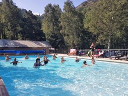 Camping Pas Cher vous présente avec son site Officiel campingpascher.fr, le Camping L'Iscle De Prelles classé 3 étoiles, situé sur la commune de Saint Martin De Queyrieres dans le département Hautes-alpes (Provence Alpes Côte D'azur) en France. Le camping L'Iscle De Prelles, vous présente un hébergement de type hébergement insolite de 10 m². Le camping L'Iscle De Prelles vous propose du dimanche 03 mai au dimanche 10 mai 2026, en promotion à -13% pour 7 nuits à 329 € au lieu de 379,0 € soit une Économie de 50 €. Cette location propose 80 dates différentes pour réserver votre séjour. Découvrez également les 11 autres gammes d'hébergements du camping. Les Avis clients pour le Camping L'Iscle De Prelles sont de 7 sur 10. Piscine chauffée, Piscine extérieure, Animations familiales, Club enfants, Aire de jeux enfants, Canoë-kayak, Centre équestre, Court de tennis, Ping-pong, Pétanque, Randonnée, Trampoline, Bar, Boulangerie, Dépôt de pain, Plats à emporter, Station-service, Supermarché, Épicerie,... En savoir plus : cliquez-ICI.