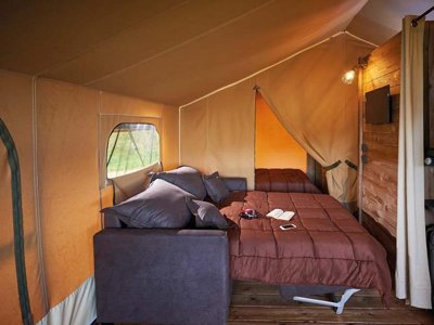 Cliquez pour découvrir toutes les photos de l'HÉBERGEMENT ! tente en toile et bois - La Fougeraie photo 3
