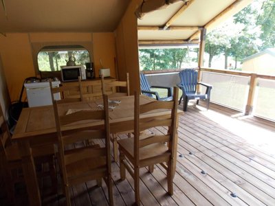 Cliquez pour découvrir toutes les photos de l'HÉBERGEMENT ! tente en toile et bois - La Fougeraie photo 2