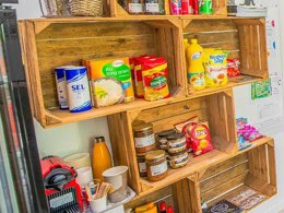 Camping Pas Cher vous présente avec son site Officiel campingpascher.fr, le Camping CAMPING DU PRE DES MOINES classé 3 étoiles, situé sur la commune de Saint Leu D'esserent dans le département Oise (Picardie) en France. Le camping CAMPING DU PRE DES MOINES vous propose un hébergement de type mobil-home de 34 m² pour 2 personnes (télévision). L'établissement vous propose 23 autres types d'hébergements. Découvrez tous nos séjours à petits prix dans la commune et aux alentours de Saint Leu D'esserent du département : Oise (Picardie). Les Avis clients pour le Camping CAMPING DU PRE DES MOINES sont de 7 sur 10. Aire de jeux enfants, Baby-foot, Centre équestre, Court de tennis, Golf, Ping-pong, Piscine, Pétanque, Trampoline, Dépôt de pain, Restaurant, Épicerie,... En savoir plus : cliquez-ICI.