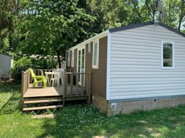 Camping Pas Cher vous présente avec son site Officiel campingpascher.fr, le Camping CAMPING DU PRE DES MOINES classé 3 étoiles, situé sur la commune de Saint Leu D'esserent dans le département Oise (Picardie) en France. Le camping CAMPING DU PRE DES MOINES vous propose un hébergement de type mobil-home de 32 m² pour 2 personnes avec climatisation (télévision). L'établissement vous propose 13 autres types d'hébergements. Découvrez tous nos séjours à petits prix dans la commune et aux alentours de Saint Leu D'esserent du département : Oise (Picardie). Les Avis clients pour le Camping CAMPING DU PRE DES MOINES sont de 7 sur 10. Aire de jeux enfants, Baby-foot, Centre équestre, Court de tennis, Golf, Ping-pong, Piscine, Pétanque, Trampoline, Dépôt de pain, Restaurant, Épicerie,... En savoir plus : cliquez-ICI.