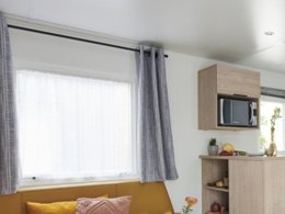 Camping Pas Cher vous présente avec son site Officiel campingpascher.fr, le Camping CAMPING DU PRE DES MOINES classé 3 étoiles, situé sur la commune de Saint Leu D'esserent dans le département Oise (Picardie) en France. Le camping CAMPING DU PRE DES MOINES vous propose un hébergement de type mobil-home de 32 m² pour 2 personnes avec climatisation (télévision). L'établissement vous propose 13 autres types d'hébergements. Découvrez tous nos séjours à petits prix dans la commune et aux alentours de Saint Leu D'esserent du département : Oise (Picardie). Les Avis clients pour le Camping CAMPING DU PRE DES MOINES sont de 7 sur 10. Aire de jeux enfants, Baby-foot, Centre équestre, Court de tennis, Golf, Ping-pong, Piscine, Pétanque, Trampoline, Dépôt de pain, Restaurant, Épicerie,... En savoir plus : cliquez-ICI.