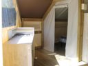 Cliquez pour découvrir toutes les photos de l'HÉBERGEMENT ! tente en toile et bois - camping Flower La Rivière photo 2