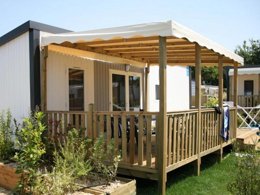 Camping Pas Cher vous présente avec son site Officiel campingpascher.fr, le Camping Flower La Rivière classé 3 étoiles, situé sur la commune de Saint Maime dans le département Alpes-de-haute-provence (Provence Alpes Côte D'azur) en France. Le camping Flower La Rivière, vous présente un hébergement de type mobil-home de 40 m² avec climatisation et télévision. Le camping Flower La Rivière vous propose du mardi 07 avril au mardi 14 avril 2026 pour 7 nuits à 651€. Cette location propose 143 dates différentes pour réserver votre séjour. Découvrez également les 15 autres gammes d'hébergements du camping. Les Avis clients pour le Camping Flower La Rivière sont de 7 sur 10. LacÉtang, Piscine extérieure, Animation ados, Animation enfants, Animations familiales, Aire de jeux enfants, Centre équestre, Court de tennis, Golf, Ping-pong, Plongée, Pétanque, Randonnée, Salle de fitness, Terrain de football, Terrain multisports, Bar, Boulangerie, Bureau de tabac, Dépôt de pain, Pizzeria, Plats à emporter, Snack/Bar, Supermarché, Épicerie,... En savoir plus : cliquez-ICI.