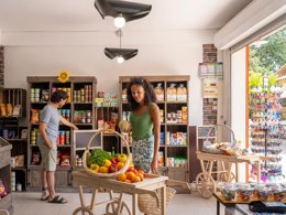 Camping Pas Cher vous présente avec son site Officiel campingpascher.fr, le Camping Le Logis classé 4 étoiles, situé sur la commune de Saint Palais Sur Mer dans le département Charente-maritime (Poitou Charentes) en France. Le camping Le Logis vous propose un hébergement de type mobil-home de 39 m² (télévision). L'établissement vous propose 19 autres types d'hébergements. Découvrez tous nos séjours à petits prix dans la commune et aux alentours de Saint Palais Sur Mer du département : Charente-maritime (Poitou Charentes). Les Avis clients pour le Camping Le Logis sont de 7 sur 10. Lagon, Piscine extérieure, Animations familiales, Aire de jeux enfants, Canoë-kayak, Centre équestre, Court de tennis, Cyclisme, Golf, Ping-pong, Piscine, Planche à voile, Pétanque, Randonnée, Surf, Terrain de basketball, Terrain de football, Terrain multisports, Bar, Dépôt de pain, Plats à emporter, Supermarché, Épicerie,... En savoir plus : cliquez-ICI.