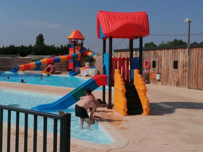 Cliquez pour découvrir toutes les photos de l'ÉTABLISSEMENT ! camping Paradis Des Pins - Royan photo 2