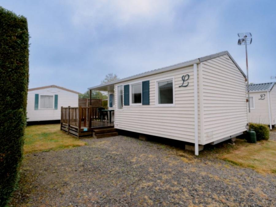 Camping Pas Cher vous présente avec son site Officiel campingpascher.fr, le Camping Paradis L'Ile De Kernodet classé 4 étoiles, situé sur la commune de Saint Molf dans le département Loire-atlantique (Pays De La Loire) en France. Le camping Paradis L'Ile De Kernodet, vous présente un hébergement de type mobil-home de 26 m² et télévision. Le camping Paradis L'Ile De Kernodet vous propose du sam. 19 septembre au sam. 26 septembre 2026, en promotion à -7% pour 7 nuits à 176 € au lieu de 190,0 € soit une Économie de 14 €. Cette location propose 9 dates différentes pour réserver votre séjour. Découvrez également les 24 autres gammes d'hébergements du camping. Les Avis clients pour le Camping Paradis L'Ile De Kernodet sont excellents avec une note moyenne de 8 sur 10. Piscine chauffée, Piscine couverte, Animations familiales, Club enfants, Aire de jeux enfants, Baby-foot, Cyclisme, Ping-pong, Piscine, Pétanque, Randonnée, Terrain multisports, Bar, Snack/Bar,... En savoir plus : cliquez-ICI.