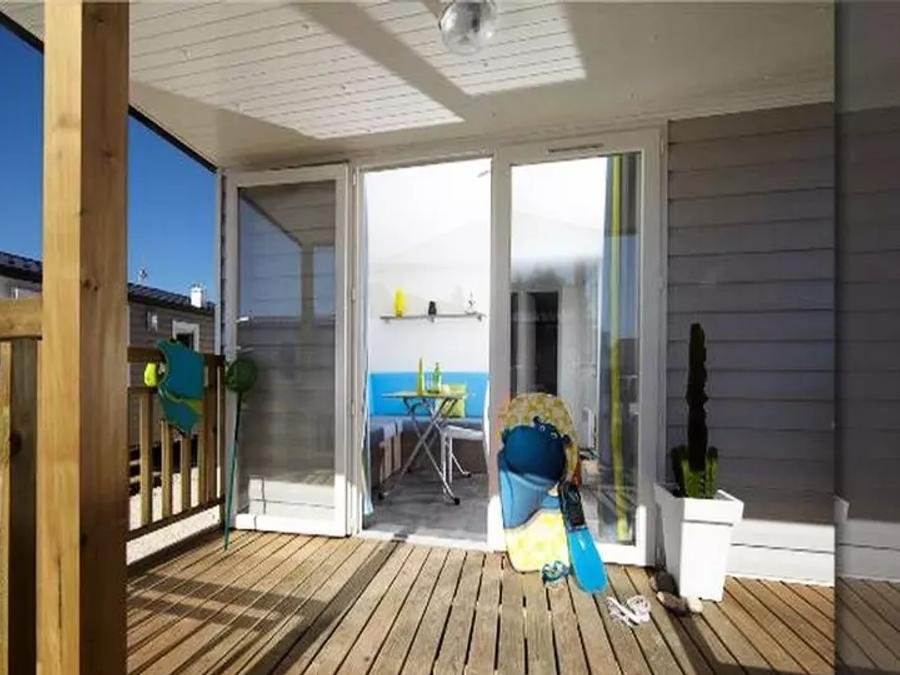 Camping Pas Cher vous présente avec son site Officiel campingpascher.fr, le Camping Maeva Escapades La Clairière classé 4 étoiles, situé sur la commune de Saint Paul En Born dans le département Landes (Aquitaine) en France. Le camping Maeva Escapades La Clairière, vous présente un hébergement de type mobil-home de 26 m² pour 4 personnes et télévision. Le camping Maeva Escapades La Clairière vous proposeun séjour PAS CHER avec une REMISEdu vendredi 05 juin au vendredi 12 juin 2026 avec une PROMO de DERNIÈRE MINUTE, en promotion à -30% pour 7 nuits à 199 € au lieu de 284,29 € soit une Économie de 85,29 €. Cette location propose 42 dates différentes pour réserver votre séjour. Découvrez également les 10 autres gammes d'hébergements du camping. Les Avis clients pour le Camping Maeva Escapades La Clairière sont excellents avec une note moyenne de 8 sur 10. MerRivière, Piscine chauffée, Piscine extérieure, Animation ados, Animations familiales, Club enfants, Aire de jeux enfants, Canoë-kayak, Court de tennis, Cyclisme, Golf, Paddle, Ping-pong, Pétanque, Salle de fitness, Sports nautiques, Surf, Terrain de football, Terrain de volley-ball, Terrain multisports, Voile, Bar, Dépôt de pain, Plats à emporter, Restaurant,... En savoir plus : cliquez-ICI.