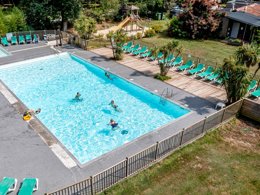 Camping Pas Cher vous présente avec son site Officiel campingpascher.fr, le Camping Maeva Escapades La Clairière classé 4 étoiles, situé sur la commune de Saint Paul En Born dans le département Landes (Aquitaine) en France. Le camping Maeva Escapades La Clairière, vous présente un hébergement de type tente en toile et bois de 35 m² et télévision. Le camping Maeva Escapades La Clairière vous proposeun séjour PAS CHER avec une REMISEdu sam. 16 mai au sam. 23 mai 2026, en promotion à -30% pour 7 nuits à 189 € au lieu de 270,0 € soit une Économie de 81 €. Cette location propose 69 dates différentes pour réserver votre séjour. Découvrez également les 10 autres gammes d'hébergements du camping. Les Avis clients pour le Camping Maeva Escapades La Clairière sont excellents avec une note moyenne de 8 sur 10. MerRivière, Piscine chauffée, Piscine extérieure, Animation ados, Animations familiales, Club enfants, Aire de jeux enfants, Canoë-kayak, Court de tennis, Cyclisme, Golf, Paddle, Ping-pong, Pétanque, Salle de fitness, Sports nautiques, Surf, Terrain de football, Terrain de volley-ball, Terrain multisports, Voile, Bar, Dépôt de pain, Plats à emporter, Restaurant,... En savoir plus : cliquez-ICI.