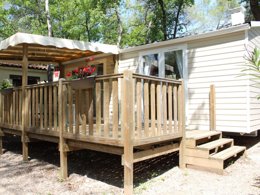 Camping Pas Cher vous présente avec son site Officiel campingpascher.fr, le Camping Le Parc classé 4 étoiles, situé sur la commune de Saint Paul En Forêt dans le département Var (Provence-alpes-côte D'azur) en France. Le camping Le Parc vous propose un hébergement de type mobil-home de 26 m² pour 1 personne avec climatisation (télévision). L'établissement vous propose 8 autres types d'hébergements. Découvrez tous nos séjours à petits prix dans la commune et aux alentours de Saint Paul En Forêt du département : Var (Provence-alpes-côte D'azur). Les Avis clients pour le Camping Le Parc sont excellents avec une note moyenne de 8 sur 10. Piscine chauffée, Piscine extérieure, Animations familiales, Club ados, Club enfants, Aire de jeux enfants, Baby-foot, Canoë-kayak, Centre équestre, Golf, Ping-pong, Pétanque, Randonnée, Structure gonflable enfants, Terrain de football, Terrain de volley-ball, Terrain multisports, Tir à l’arc, Trampoline, Dépôt de pain, Plats à emporter, Snack/Bar, Épicerie,... En savoir plus : cliquez-ICI.