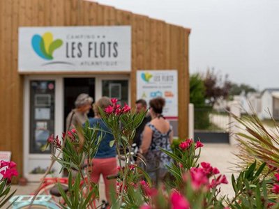 Cliquez pour découvrir toutes les photos de l'ÉTABLISSEMENT ! camping LES FLOTS-ATLANTIQUE photo 18
