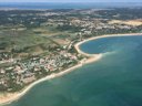 Camping Pas Cher vous présente avec son site Officiel campingpascher.fr, le Camping LES FLOTS-ATLANTIQUE classé 2 étoiles, situé sur la commune de Saint Pierre D'oléron dans le département Charente-maritime (Poitou Charentes) en France. Le camping LES FLOTS-ATLANTIQUE, vous présente un hébergement de type chalet et télévision. Le camping LES FLOTS-ATLANTIQUE vous propose du sam. 29 août au sam. 05 septembre 2026 pour 7 nuits à 351€. Cette location propose 82 dates différentes pour réserver votre séjour. Découvrez également les 8 autres gammes d'hébergements du camping. Les Avis clients pour le Camping LES FLOTS-ATLANTIQUE sont excellents avec une note moyenne de 8 sur 10. Mer, Animations familiales, Aire de jeux enfants, Cyclisme, Golf, Pétanque, Bar, Dépôt de pain, Supermarché, Épicerie,... En savoir plus : cliquez-ICI.