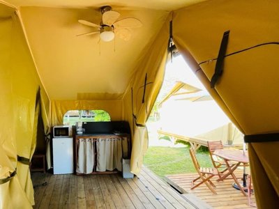 Cliquez pour découvrir toutes les photos de l'HÉBERGEMENT ! tente en toile et bois - Quercy Vacances photo 7
