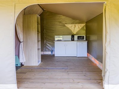Cliquez pour découvrir toutes les photos de l'HÉBERGEMENT ! tente en toile et bois - Le Trel photo 3