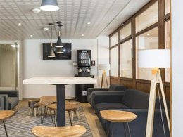 Camping Pas Cher vous présente avec son site Officiel campingpascher.fr, la Résidence Odalys Référence L'Orée Des Pistes classé 3 étoiles, située sur la commune de Saint Sorlin D'arves dans le département Savoie (Rhône Alpes) en France. La résidence Odalys Référence L'Orée Des Pistes, vous présente un hébergement de type appartement de 32 m² et télévision. La résidence Odalys Référence L'Orée Des Pistes vous propose du sam. 22 août au sam. 29 août 2026 pour 7 nuits à 479€. Cette location propose 10 dates différentes pour réserver votre séjour. Découvrez également les 7 autres gammes d'hébergements de la résidence. Piscine chauffée, Piscine couverte, Animation enfants, Centre équestre, Piscine,... En savoir plus : cliquez-ICI.