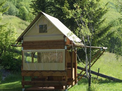 Cliquez pour découvrir toutes les photos de l'HÉBERGEMENT ! hébergement insolite - Domaine Du Trappeur photo 3