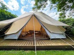 Camping Pas Cher vous présente avec son site Officiel campingpascher.fr, le Camping Les Portes De Sancerre classé 3 étoiles, situé sur la commune de Saint Satur dans le département Cher (Centre Val De Loire) en France. Le camping Les Portes De Sancerre, vous présente un hébergement de type mobil-home de 29 m² pour 4 personnes. Le camping Les Portes De Sancerre vous propose du lundi 06 avril au lundi 13 avril 2026, en promotion à -14% pour 7 nuits à 470,05 € au lieu de 553,0 € soit une Économie de 82,95 €. Cette location propose 127 dates différentes pour réserver votre séjour. Découvrez également les 6 autres gammes d'hébergements du camping. Les Avis clients pour le Camping Les Portes De Sancerre sont excellents avec une note moyenne de 8 sur 10. Rivière, Piscine chauffée, Piscine extérieure, Aire de jeux enfants, Court de tennis, Ping-pong, Pétanque, Randonnée, Boulangerie, Dépôt de pain, Supermarché, Épicerie,... En savoir plus : cliquez-ICI.