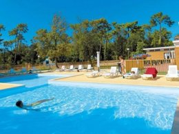 Camping Pas Cher vous présente avec son site Officiel campingpascher.fr, le Établissement Résidentiel De Plein Air Monplaisir, situé sur la commune de Saint Trojan Les Bains dans le département Charente-maritime (Poitou-charentes) en France. L'établissement Résidentiel De Plein Air Monplaisir vous propose un hébergement de type mobilhome de 35 m². L'établissement vous propose 2 autres types d'hébergements. Découvrez tous nos séjours à petits prix dans la commune et aux alentours de Saint Trojan Les Bains du département : Charente-maritime (Poitou-charentes).... En savoir plus : cliquez-ICI.