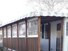 Camping Pas Cher vous présente avec son site Officiel campingpascher.fr, le Camping Maeva Escapades Les Etangs Mina classé 3 étoiles, situé sur la commune de Saint Sornin dans le département Charente-maritime (Poitou Charentes) en France. Le camping Maeva Escapades Les Etangs Mina, vous présente un hébergement de type mobil-home de 35 m². Le camping Maeva Escapades Les Etangs Mina vous propose du sam. 25 avril au sam. 02 mai 2026 pour 7 nuits à 574€. Cette location propose 94 dates différentes pour réserver votre séjour. Découvrez également les 25 autres gammes d'hébergements du camping. Les Avis clients pour le Camping Maeva Escapades Les Etangs Mina sont excellents avec une note moyenne de 8 sur 10. MerÉtang, Piscine extérieure, Animation ados, Animations familiales, Club enfants, Aire de jeux enfants, Baby-foot, Canoë-kayak, Cyclisme, Parcours sportif, Ping-pong, Piscine, Pétanque, Randonnée, Salle de jeux vidéo, Structure gonflable enfants, Bar, Dépôt de pain, Pizzeria, Plats à emporter, Snack/Bar, Épicerie,... En savoir plus : cliquez-ICI.