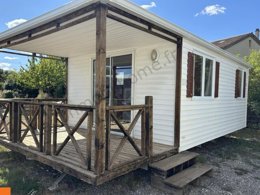 Camping Pas Cher vous présente avec son site Officiel campingpascher.fr, le Camping Maeva Escapades Les Etangs Mina classé 3 étoiles, situé sur la commune de Saint Sornin dans le département Charente-maritime (Poitou Charentes) en France. Le camping Maeva Escapades Les Etangs Mina, vous présente un hébergement de type mobil-home de 32 m² pour 4 personnes et télévision. Le camping Maeva Escapades Les Etangs Mina vous propose du sam. 25 avril au sam. 02 mai 2026 pour 7 nuits à 392€. Cette location propose 94 dates différentes pour réserver votre séjour. Découvrez également les 25 autres gammes d'hébergements du camping. Les Avis clients pour le Camping Maeva Escapades Les Etangs Mina sont excellents avec une note moyenne de 8 sur 10. MerÉtang, Piscine extérieure, Animation ados, Animations familiales, Club enfants, Aire de jeux enfants, Baby-foot, Canoë-kayak, Cyclisme, Parcours sportif, Ping-pong, Piscine, Pétanque, Randonnée, Salle de jeux vidéo, Structure gonflable enfants, Bar, Dépôt de pain, Pizzeria, Plats à emporter, Snack/Bar, Épicerie,... En savoir plus : cliquez-ICI.