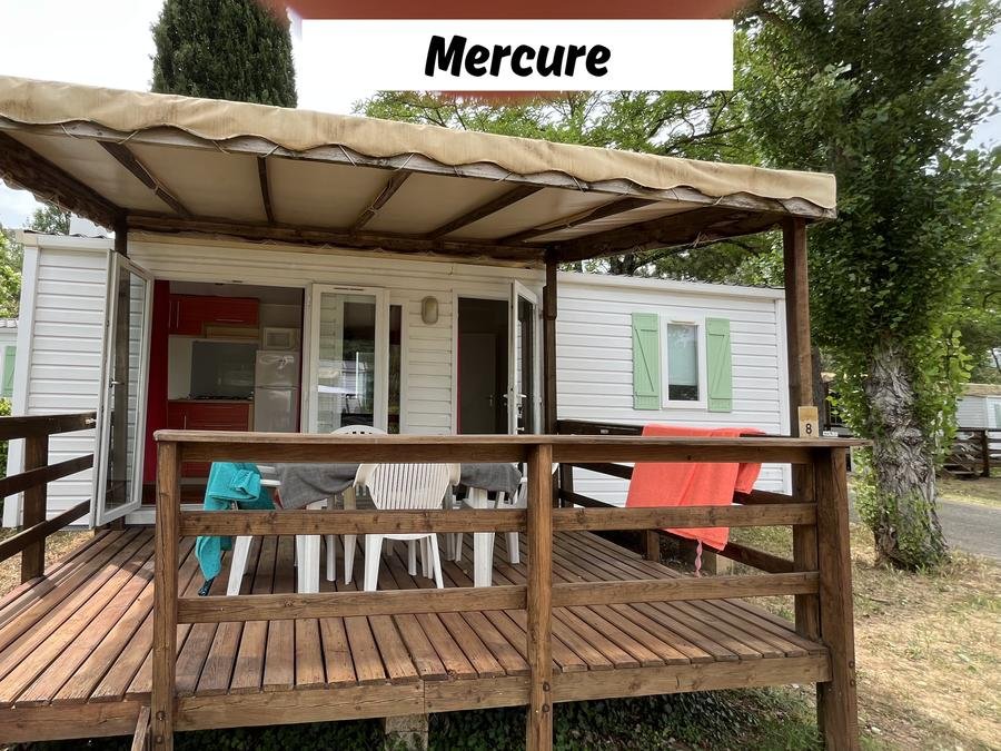 Camping Pas Cher vous présente avec son site Officiel campingpascher.fr, le Camping Flower La Vidaresse classé 3 étoiles, situé sur la commune de Sainte Anastasie Sur Issole dans le département Var (Provence Alpes Côte D'azur) en France. Le camping Flower La Vidaresse, vous présente un hébergement de type mobil-home de 30 m² avec climatisation. Le camping Flower La Vidaresse vous propose du vendredi 05 juin au vendredi 12 juin 2026 avec une PROMO de DERNIÈRE MINUTE, en promotion à -13% pour 7 nuits à 360 € au lieu de 417,5 € soit une Économie de 57,50 €. Cette location propose 66 dates différentes pour réserver votre séjour. Découvrez également les 7 autres gammes d'hébergements du camping. Les Avis clients pour le Camping Flower La Vidaresse sont excellents avec une note moyenne de 8 sur 10. Piscine chauffée, Piscine couverte, Animations familiales, Club enfants, Aire de jeux enfants, Baby-foot, Canoë-kayak, Centre équestre, Cyclisme, Escalade, Golf, Ping-pong, Piscine, Pétanque, Randonnée, Trampoline, Bar, Dépôt de pain, Snack/Bar,... En savoir plus : cliquez-ICI.