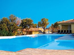 Camping Pas Cher vous présente avec son site Officiel campingpascher.fr, la Résidence Odalys Référence San Martinu classé 2 étoiles, située sur la commune de Sainte Lucie De Porto Vecchio dans le département Corse Du Sud (Corse) en France. La résidence Odalys Référence San Martinu, vous présente un hébergement de type villa de 48 m² et télévision. La résidence Odalys Référence San Martinu vous propose du sam. 02 mai au sam. 09 mai 2026 pour 7 nuits à 639€. Cette location propose 18 dates différentes pour réserver votre séjour. Découvrez également les 2 autres gammes d'hébergements de la résidence. Les Avis clients pour la Résidence Odalys Référence San Martinu sont de 7 sur 10. Piscine extérieure, Centre équestre, Cyclisme, Randonnée,... En savoir plus : cliquez-ICI.