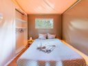 Cliquez pour découvrir toutes les photos de l'HÉBERGEMENT ! bungalow toilé - camping Coeur D'Ardèche photo 7