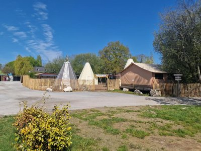 Cliquez pour découvrir toutes les photos de l'HÉBERGEMENT ! hébergement insolite - Les P'tites Maisons Dans La Prairie photo 2