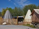 Cliquez pour découvrir toutes les photos de l'HÉBERGEMENT ! hébergement insolite - camping Les P'tites Maisons Dans La Prairie photo 3