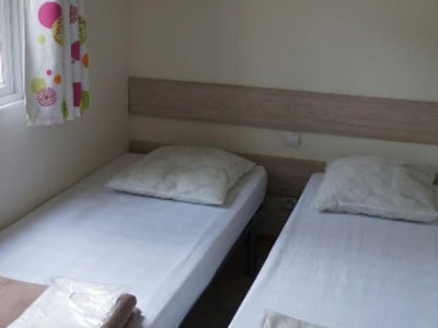 Cliquez pour découvrir toutes les photos de l'HÉBERGEMENT ! mobil-home - Val De L'eyre photo 6