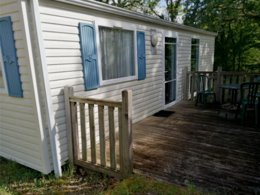 Camping Pas Cher vous présente avec son site Officiel campingpascher.fr, le Camping Val De L'eyre classé 4 étoiles, situé sur la commune de Salles dans le département Gironde (Aquitaine) en France. Le camping Val De L'eyre, vous présente un hébergement de type mobil-home pour 4 personnes. Le camping Val De L'eyre vous propose du mardi 01 décembre au mardi 08 décembre 2026 pour 7 nuits à 198€. Cette location propose 176 dates différentes pour réserver votre séjour. Découvrez également les 9 autres gammes d'hébergements du camping. Les Avis clients pour le Camping Val De L'eyre sont excellents avec une note moyenne de 8 sur 10. Rivière, Piscine extérieure, Club enfants, Aire de jeux enfants, Baby-foot, Canoë-kayak, Parcours sportif, Ping-pong, Pétanque, Terrain de football, Trampoline, Bar,... En savoir plus : cliquez-ICI.