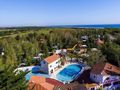 Camping Pas Cher vous présente avec son site Officiel campingpascher.fr, le Établissement Palais De La Mer, situé sur la commune de Sainte Marie La Mer dans le département Pyrenees-orientales (Languedoc-roussillon) en France. L'établissement Palais De La Mer vous propose un hébergement de type bungalow de 22 m². L'établissement vous propose 4 autres types d'hébergements. Découvrez tous nos séjours à petits prix dans la commune et aux alentours de Sainte Marie La Mer du département : Pyrenees-orientales (Languedoc-roussillon).... En savoir plus : cliquez-ICI.