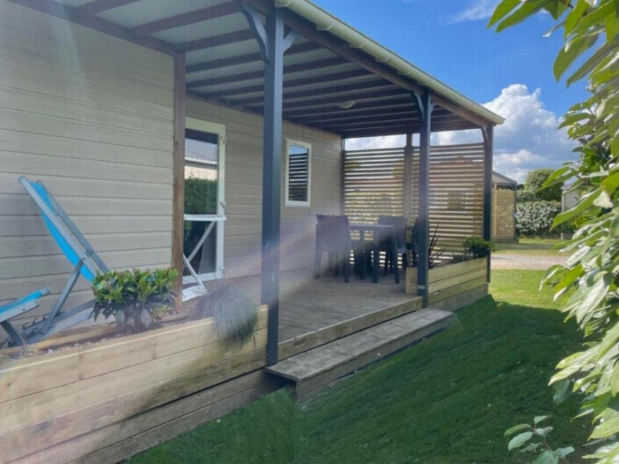 Camping Pas Cher vous présente avec son site Officiel campingpascher.fr, le Camping Paradis D'Utah Beach classé 4 étoiles, situé sur la commune de Sainte Marie Du Mont dans le département Manche (Basse Normandie) en France. Le camping Paradis D'Utah Beach vous propose un hébergement de type chalet de 35 m² (télévision). L'établissement vous propose 3 autres types d'hébergements. Découvrez tous nos séjours à petits prix dans la commune et aux alentours de Sainte Marie Du Mont du département : Manche (Basse Normandie). Les Avis clients pour le Camping Paradis D'Utah Beach sont excellents avec une note moyenne de 8 sur 10. Piscine chauffée, Piscine couverte, Animations familiales, Club enfants, Aire de jeux enfants, Court de tennis, Pétanque, Sports nautiques, Structure gonflable enfants, Terrain de football, Trampoline, Bar, Dépôt de pain, Pizzeria, Plats à emporter, Épicerie,... En savoir plus : cliquez-ICI.