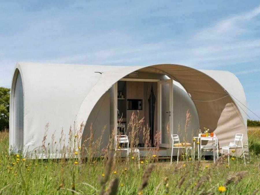 Camping Pas Cher vous présente avec son site Officiel campingpascher.fr, le Camping Sites Et Paysages - Beau Rivage classé 4 étoiles, situé sur la commune de Salles Curan dans le département Aveyron (Midi Pyrénées) en France. Le camping Sites Et Paysages - Beau Rivage, vous présente un hébergement de type bungalow toilé de 16 m². Le camping Sites Et Paysages - Beau Rivage vous propose du vendredi 12 juin au vendredi 19 juin 2026, en promotion à -6% pour 7 nuits à 328,34 € au lieu de 349,3 € soit une Économie de 20,96 €. Cette location propose 34 dates différentes pour réserver votre séjour. Découvrez également les 9 autres gammes d'hébergements du camping. Les Avis clients pour le Camping Sites Et Paysages - Beau Rivage sont excellents avec une note moyenne de 8 sur 10. Lac, Piscine couverte, Piscine extérieure, Animation ados, Animations familiales, Club enfants, Aire de jeux enfants, Baby-foot, Canoë-kayak, Centre équestre, Court de tennis, Golf, Jet-ski, Location de bateaux, Paddle, Ping-pong, Piscine, Pédalo, Pétanque, Randonnée, Ski nautique, Sports nautiques, Terrain de beach-volley, Terrain multisports, Trampoline, Voile, Bar, Boulangerie, Bureau de tabac, Dépôt de pain, Pizzeria, Plats à emporter, Snack/Bar, Station-service, Supermarché, Épicerie,... En savoir plus : cliquez-ICI.