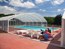 Camping Pas Cher vous présente avec son site Officiel campingpascher.fr, le Établissement Le Deffay, situé sur la commune de Sainte Reine De Bretagne dans le département Loire-atlantique (Pays De La Loire) en France. L'établissement Le Deffay vous propose un hébergement de type chalet de 28 m². L'établissement vous propose 8 autres types d'hébergements. Découvrez tous nos séjours à petits prix dans la commune et aux alentours de Sainte Reine De Bretagne du département : Loire-atlantique (Pays De La Loire).... En savoir plus : cliquez-ICI.