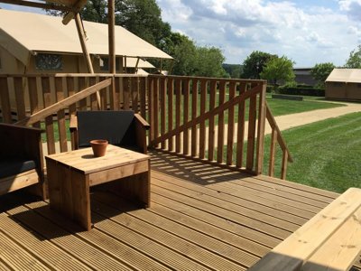 Cliquez pour découvrir toutes les photos de l'HÉBERGEMENT ! lodge - Glamping Sainte Suzanne photo 2